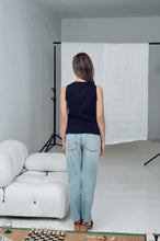 Load image into Gallery viewer, Massimo Dutti Black Vest
