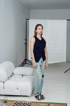 Load image into Gallery viewer, Massimo Dutti Black Vest
