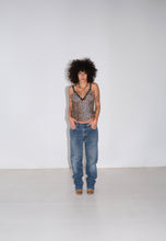 Load image into Gallery viewer, Levis Blye jeans
